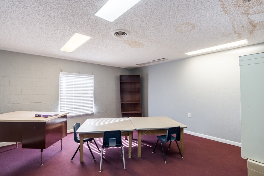More Photos Of 1809 34th St, Lubbock Religious Facility For Sale