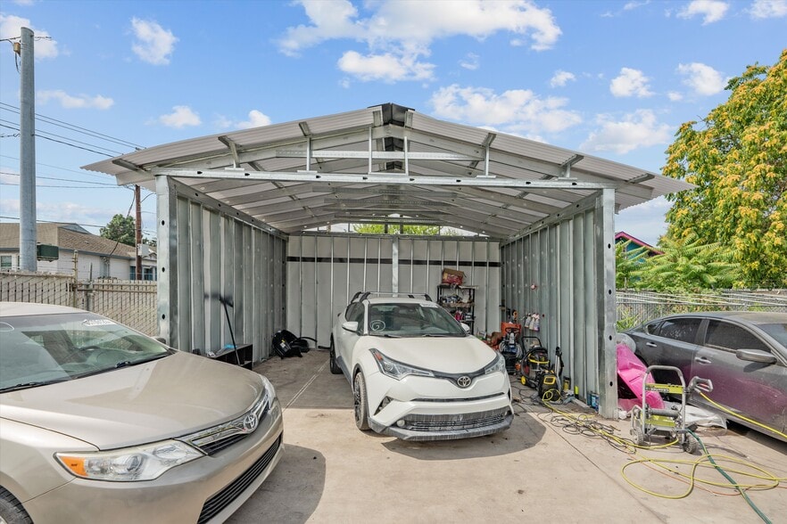 More Photos Of 8705 SE Foster Rd, Portland Manufacturing For Sale