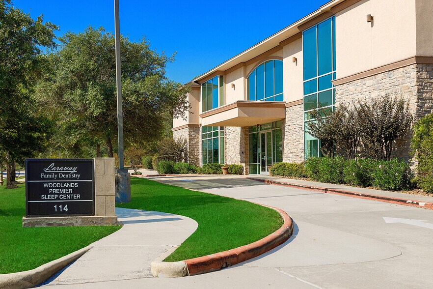 More Photos Of 114 Vision Park Blvd, Shenandoah Office For Sale