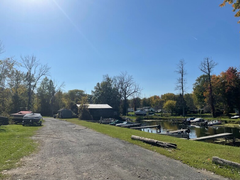More Photos Of 9503 Hitchcock Point, Bridgeport Marina For Sale
