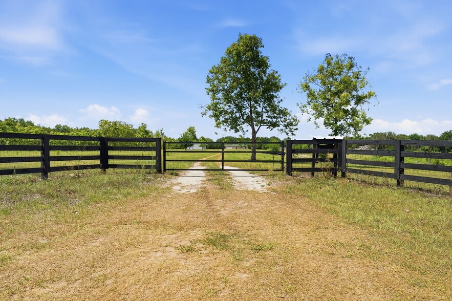 More Photos Of 14433 Lake Yale Rd, Umatilla Land For Sale