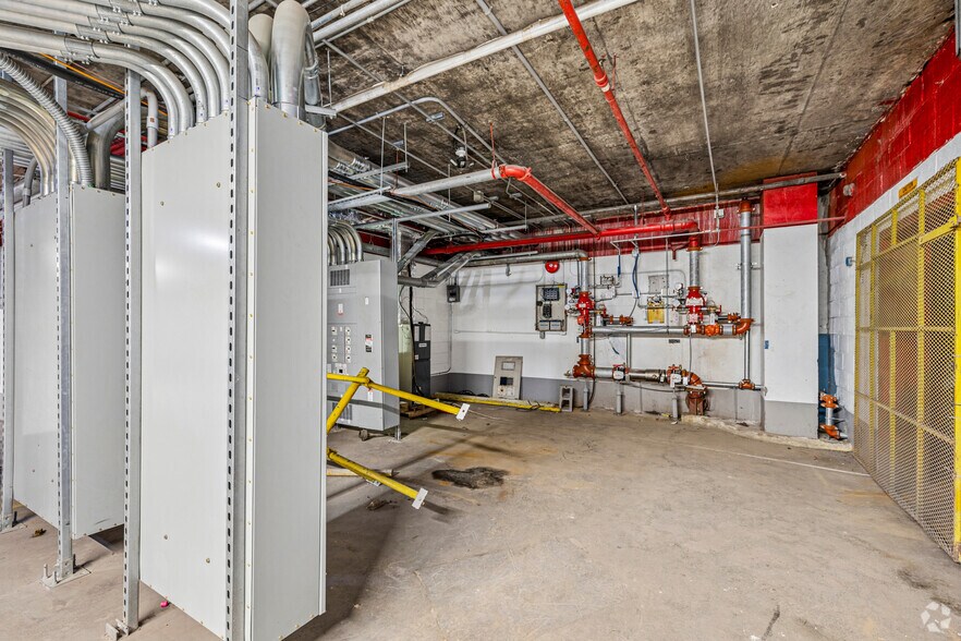 More Photos Of 501 N Main Ave, Springfield Warehouse For Lease