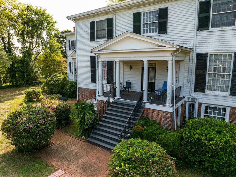 More Photos Of 850 Kinderton Rd, Clarksville Hospitality For Sale
