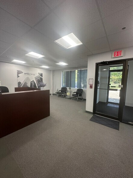 More Photos Of 362 Industrial Park Rd, Middletown Warehouse For Sale