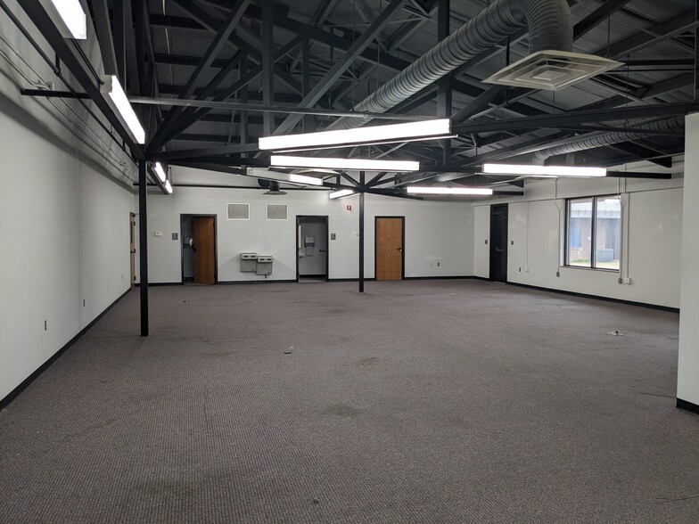 More Photos Of 2912 Enterprise Dr, Durant Industrial For Sale
