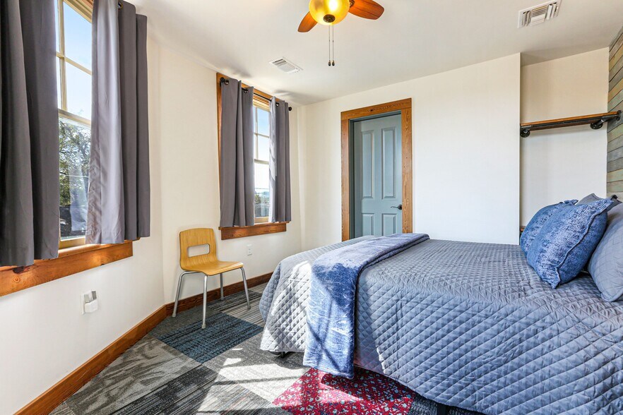 More Photos Of 1502 Elysian Fields Ave, New Orleans Hotel For Sale