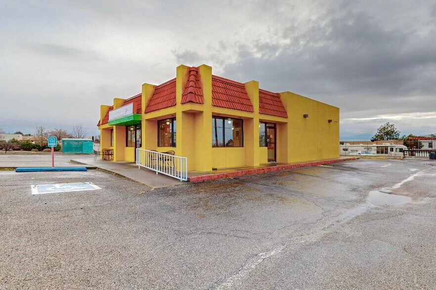 More Photos Of 2130-2301 Chelwood Park Blvd NE, Albuquerque Fast Food For Lease