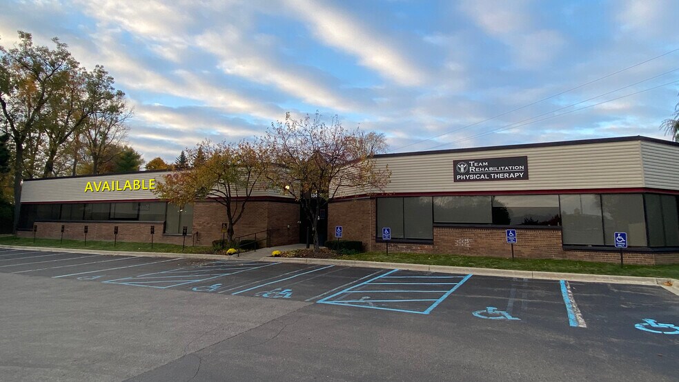 More Photos Of 33481 W 14 Mile Rd, Farmington Hills Office For Sale