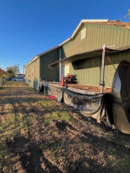 More Photos Of 2-6 John St, Jamesburg Warehouse For Lease