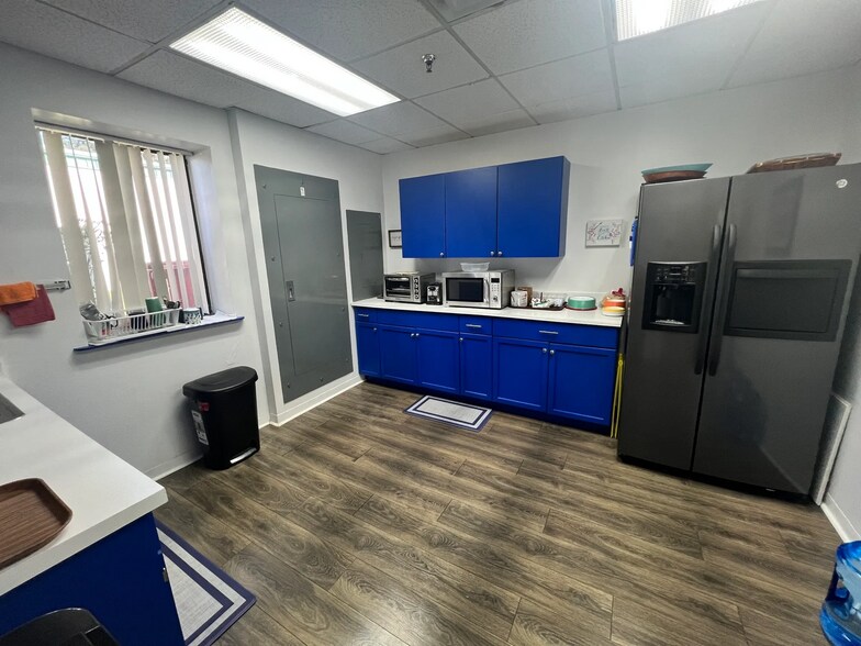 More Photos Of 1605 White Dr, Titusville Warehouse For Sale