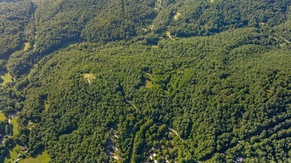 More Photos Of 122 Highlands View Rd, Highlands Specialty For Sale