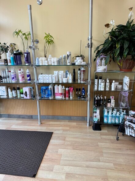 More Photos Of 46839 Maple Leaf Pl, Sterling General Retail For Sale