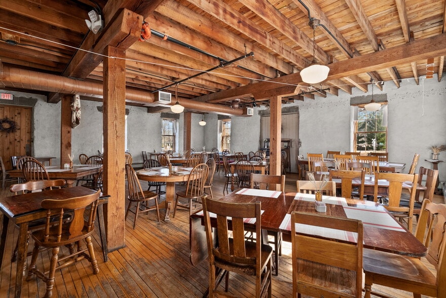 More Photos Of 114 Cramer St, Mazomanie Flex For Sale