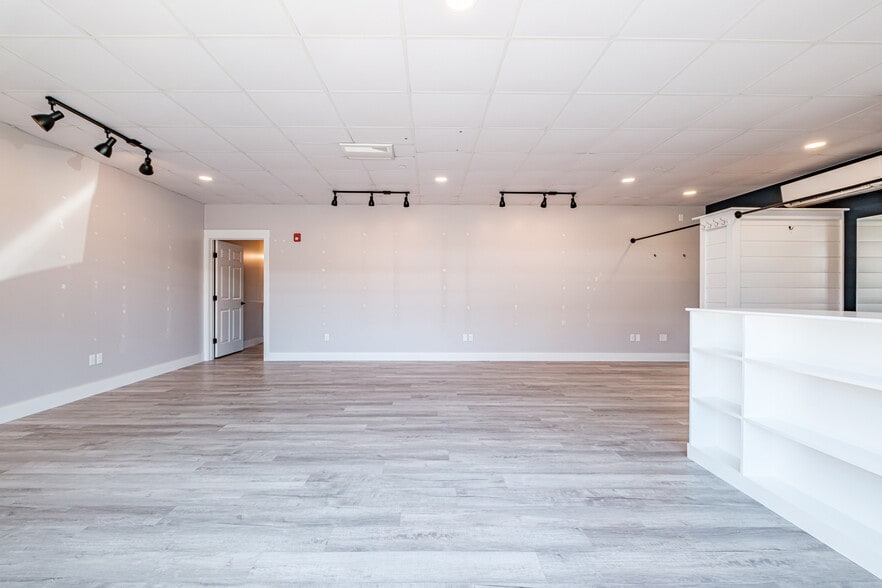 More Photos Of 271 Main St, Bridgton General Retail For Lease