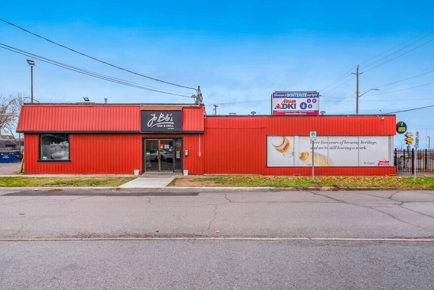 More Photos Of 231 St Paul St W, St Catharines General Retail For Sale