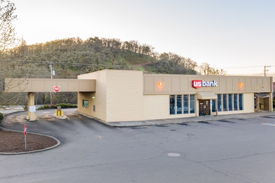 More Photos Of 1444 NW Garden Valley Blvd, Roseburg Unknown For Lease