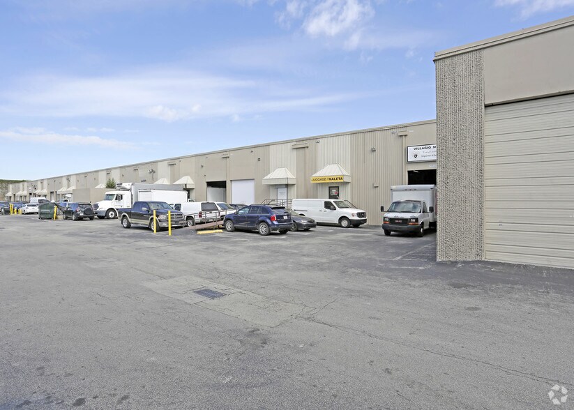More Photos Of 2700-2734 NW 72nd Ave, Miami Warehouse For Lease