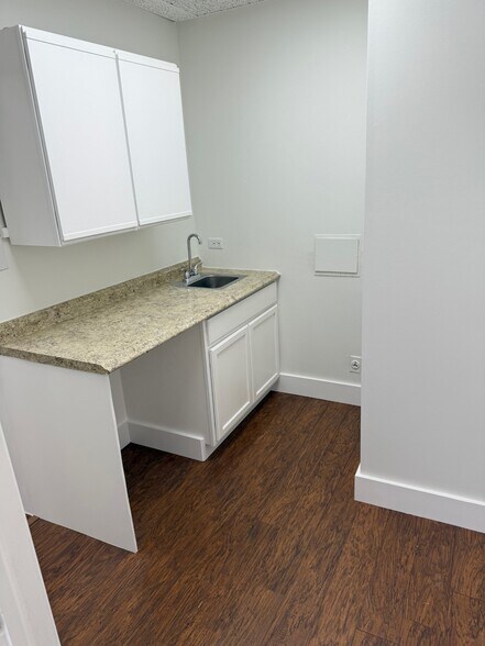 More Photos Of 244 E US Highway 69, Claycomo Office For Lease