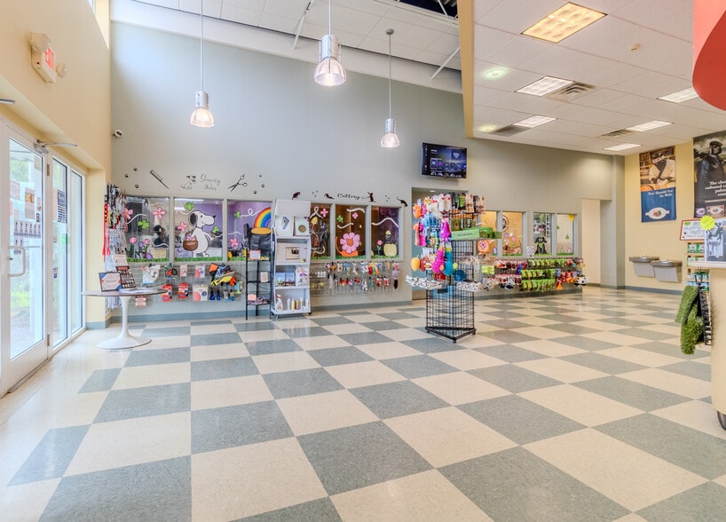 More Photos Of 4051-4063 William Penn Hwy, Murrysville Freestanding For Lease