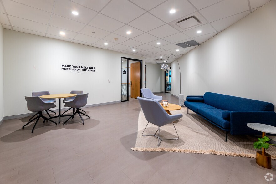 More Photos Of 200 Bay St, Toronto Coworking Space