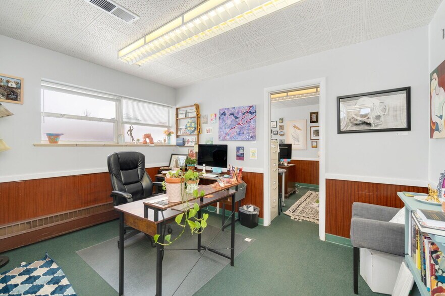 More Photos Of 1620 Thomes Ave, Cheyenne Light Distribution For Sale