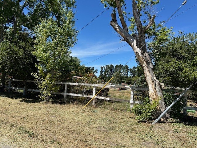 More Photos Of 165 Leslie St, Los Alamos Land For Lease