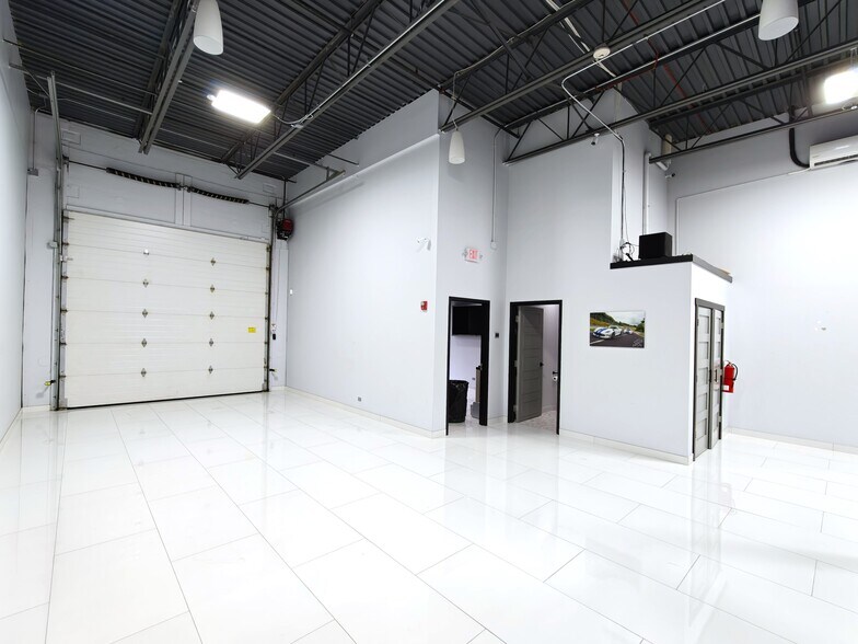 More Photos Of 165 Prairie Lake Rd, East Dundee Warehouse For Sale