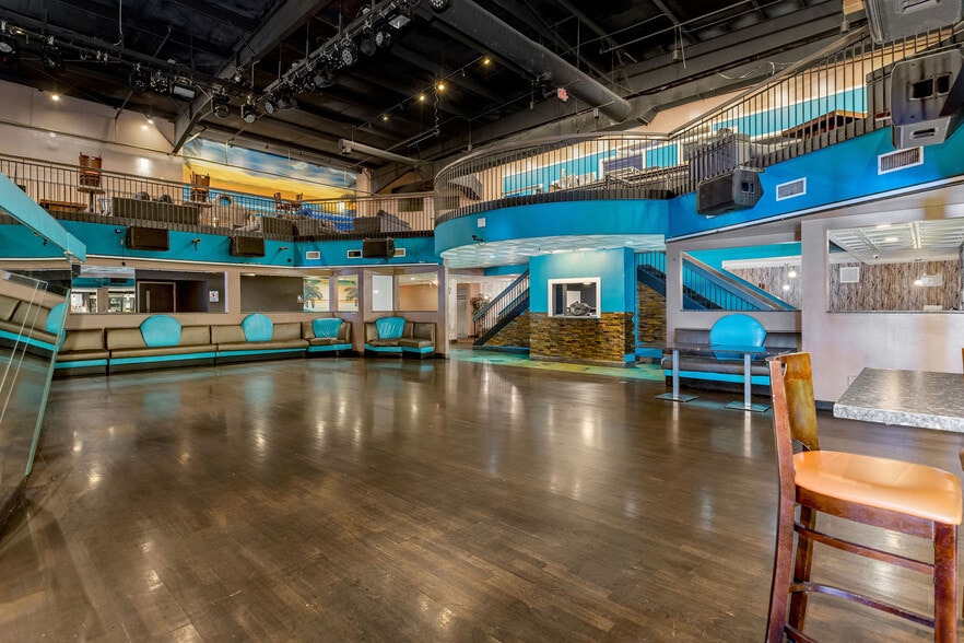 More Photos Of 11473 Chester Rd, Sharonville Restaurant For Sale