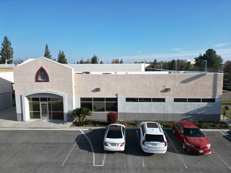 More Photos Of 9879 Camino Media, Bakersfield Office For Lease