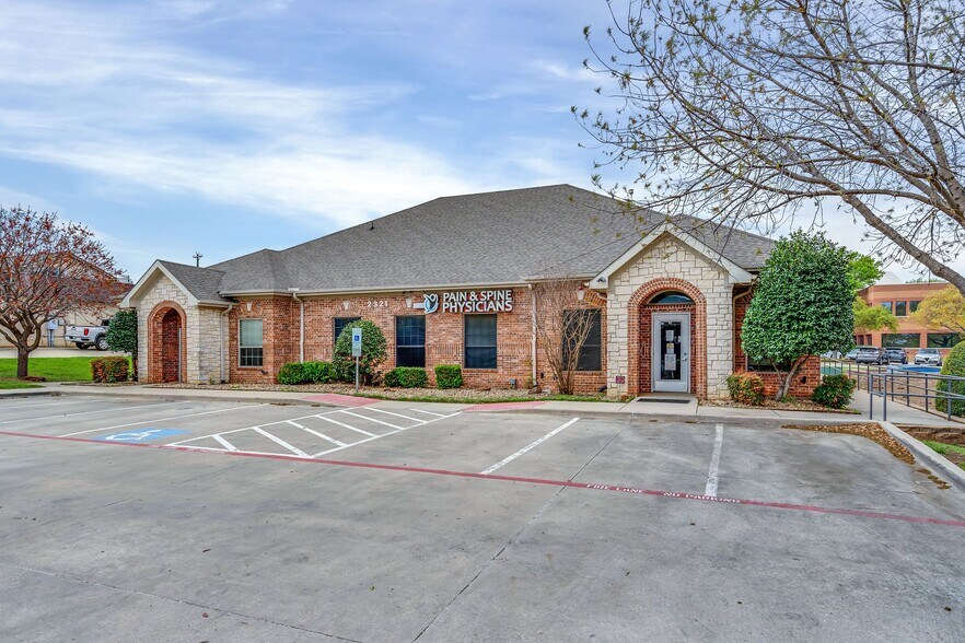 More Photos Of 2321 Olympia Dr, Flower Mound Medical For Sale