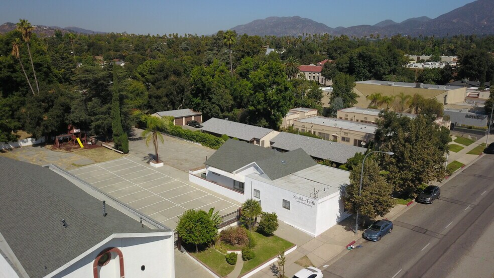 Primary Photo Of 1143 N Lake Ave, Pasadena Medical For Lease