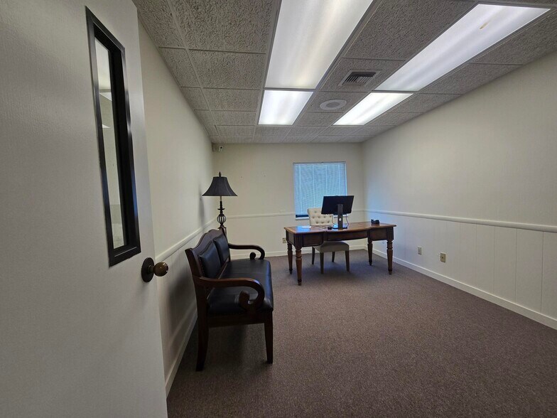 More Photos Of 4091 Colonial Blvd, Fort Myers Office Residential For Sale