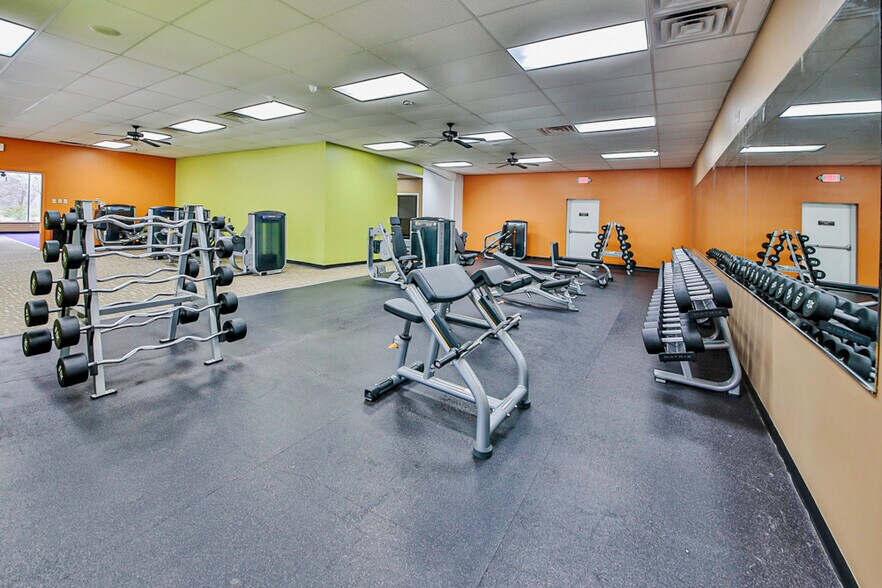 More Photos Of 203 E Military Rd, Marion Storefront Retail Office For Sale