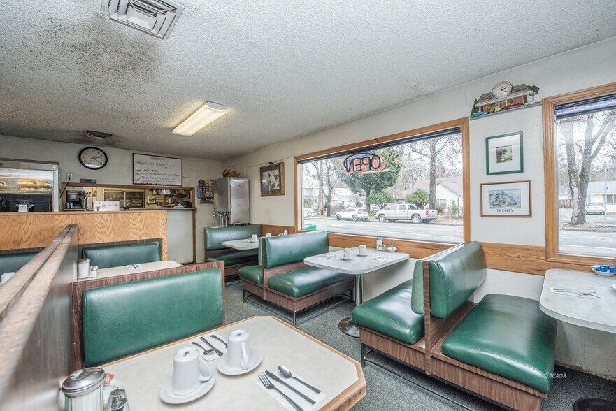 More Photos Of 790 Main St, Weaverville Restaurant For Sale