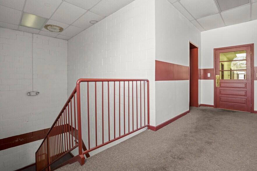 More Photos Of 107 S Main St, Almont Restaurant For Lease