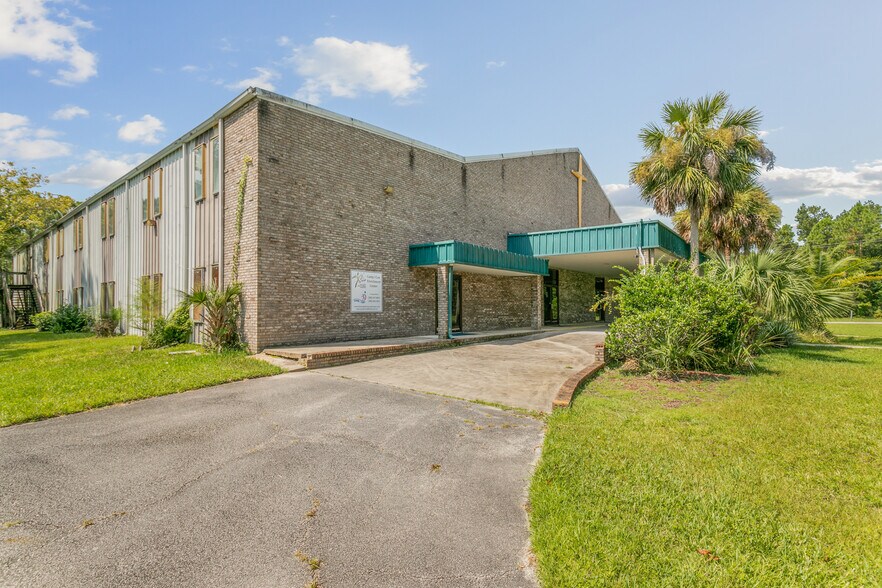 More Photos Of 3601 E Moody Blvd, Bunnell Religious Facility For Sale