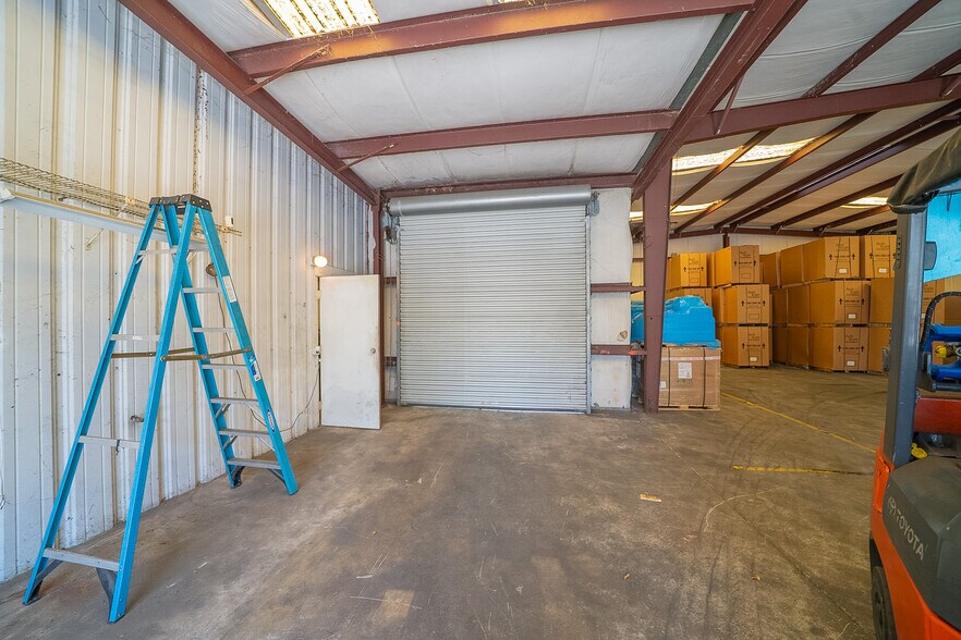 More Photos Of 1731 Manzana Ave, Punta Gorda Warehouse For Lease