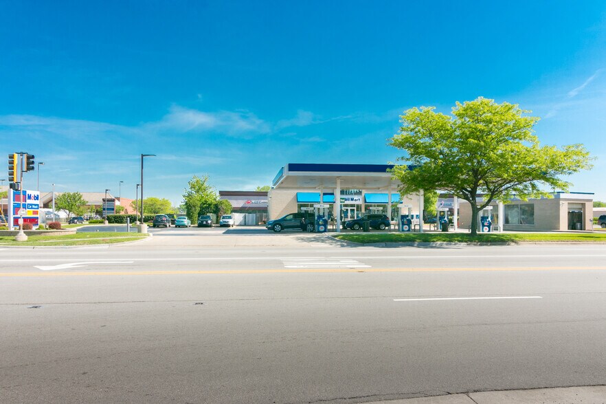 More Photos Of 337 W Irving Park Rd, Wood Dale Service Station For Sale
