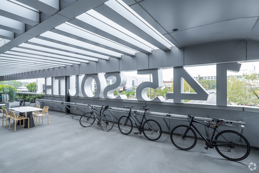 More Photos Of 145 S Fairfax Ave, Los Angeles Coworking Space