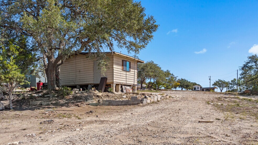 More Photos Of 8662 US 281 hwy, Blanco Land For Sale
