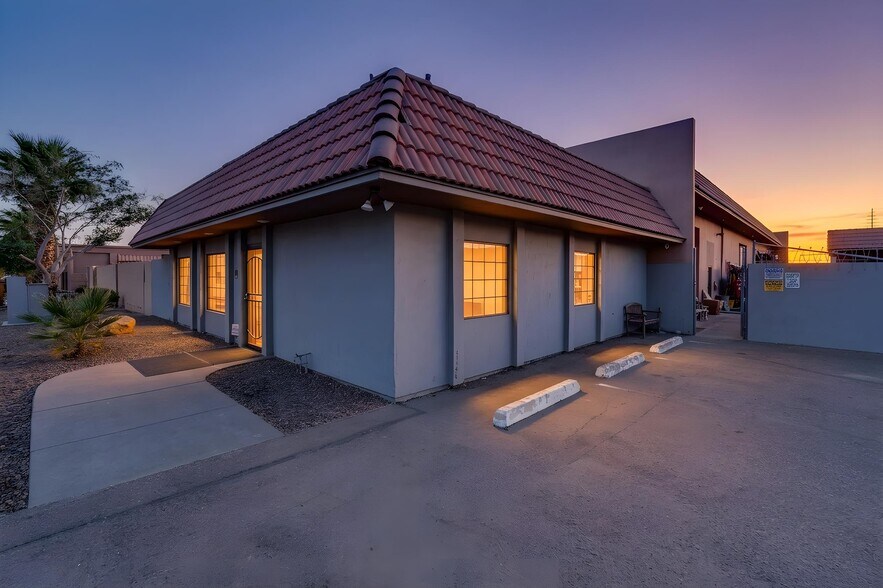 More Photos Of 7828 N 68th Ave, Glendale Warehouse For Sale