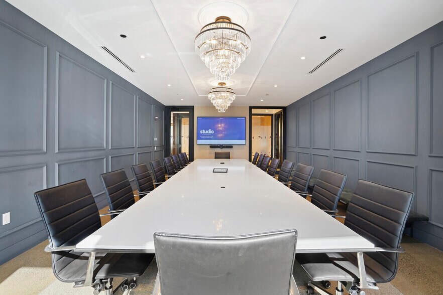 More Photos Of 227 W Monroe St, Chicago Coworking Space