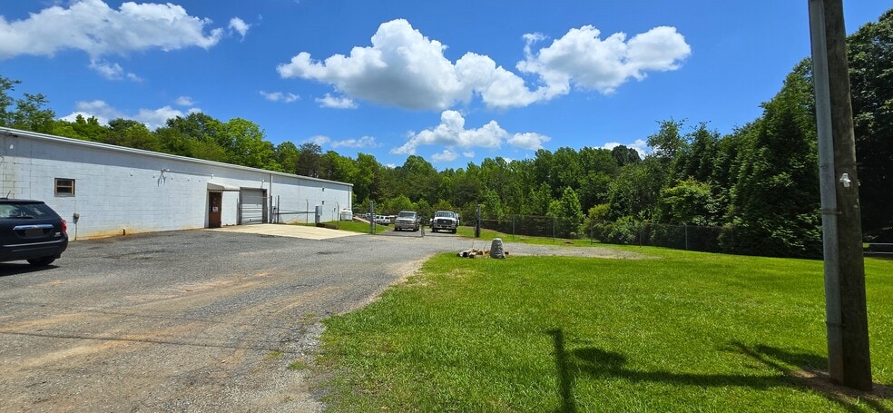 More Photos Of 994 Rhyne Rd, Clover Light Manufacturing For Sale