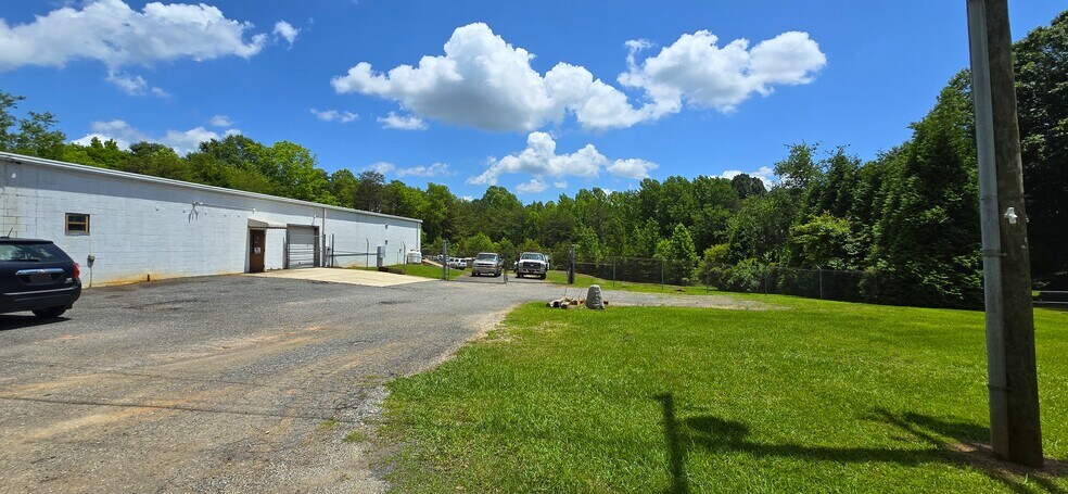 More Photos Of 994 Rhyne Rd, Clover Light Manufacturing For Sale