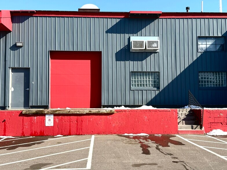 More Photos Of 3147 NE California St, Minneapolis Warehouse For Lease