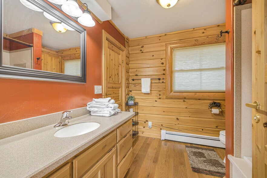 More Photos Of 1665 Whisper Ridge Rd, Ashton Hotel For Sale