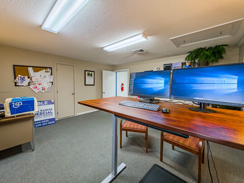 More Photos Of 1108 Gornto Rd, Valdosta Office For Sale