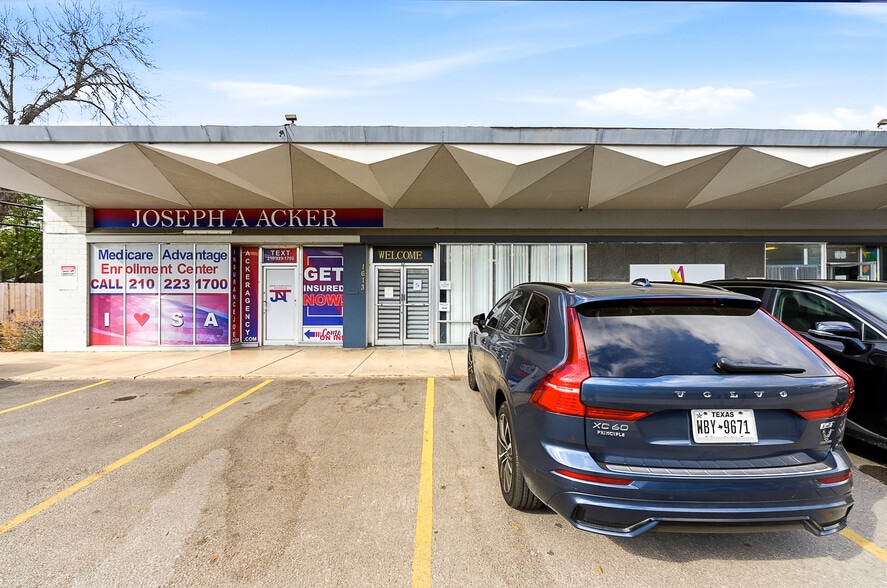 More Photos Of 1602 W Kings Hwy, San Antonio Unknown For Lease