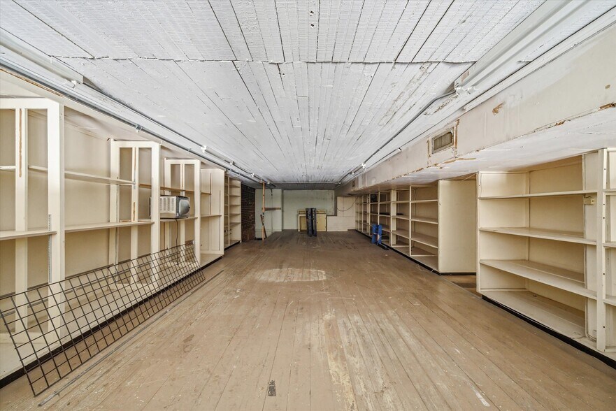More Photos Of 110 W Frank St, Grand Saline General Retail For Sale