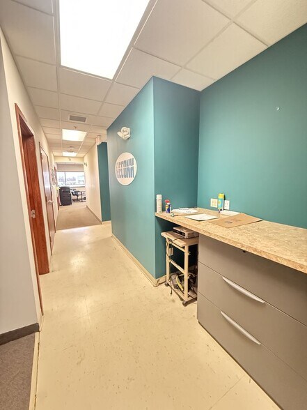 More Photos Of 4540 East Paris Ave SE, Grand Rapids Distribution For Lease